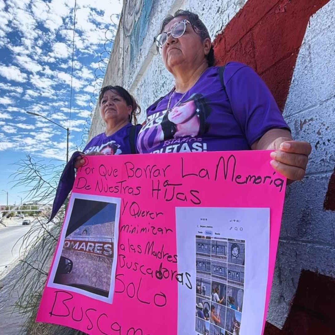 Exigen que los rostros de las jóvenes vuelvan al mural